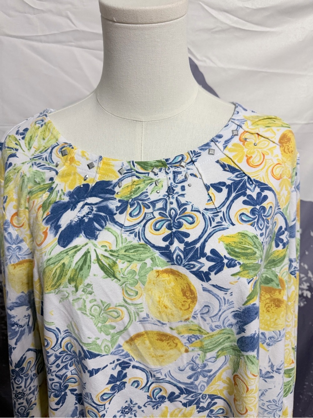 Alfred Dunner Lemon Floral Tile Print 3/4 Sleeve Top size 2x - Picture 3 of 8
